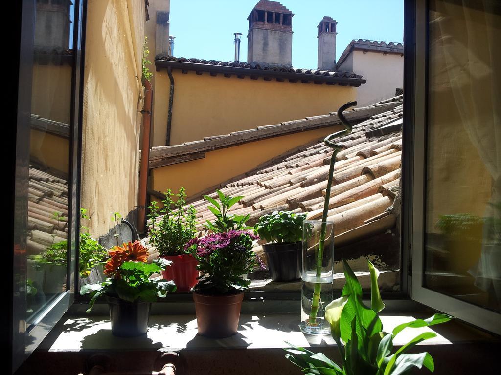 Antico Gioiello Umbro , Appartamento Con Terrazza Foligno Luaran gambar